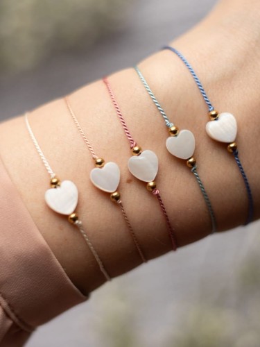 Bransoletka z serduszkiem z masy perłowej na wieczór panieński dla dziewczyn