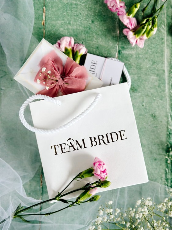 Elegancka bransoletka z czarnym spinelem, muszlą białą i perłą, Shine Black 3